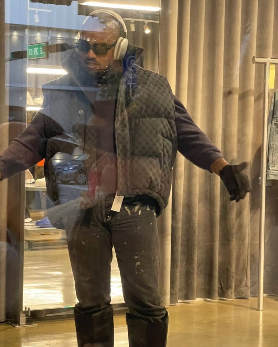 Yeezy record image