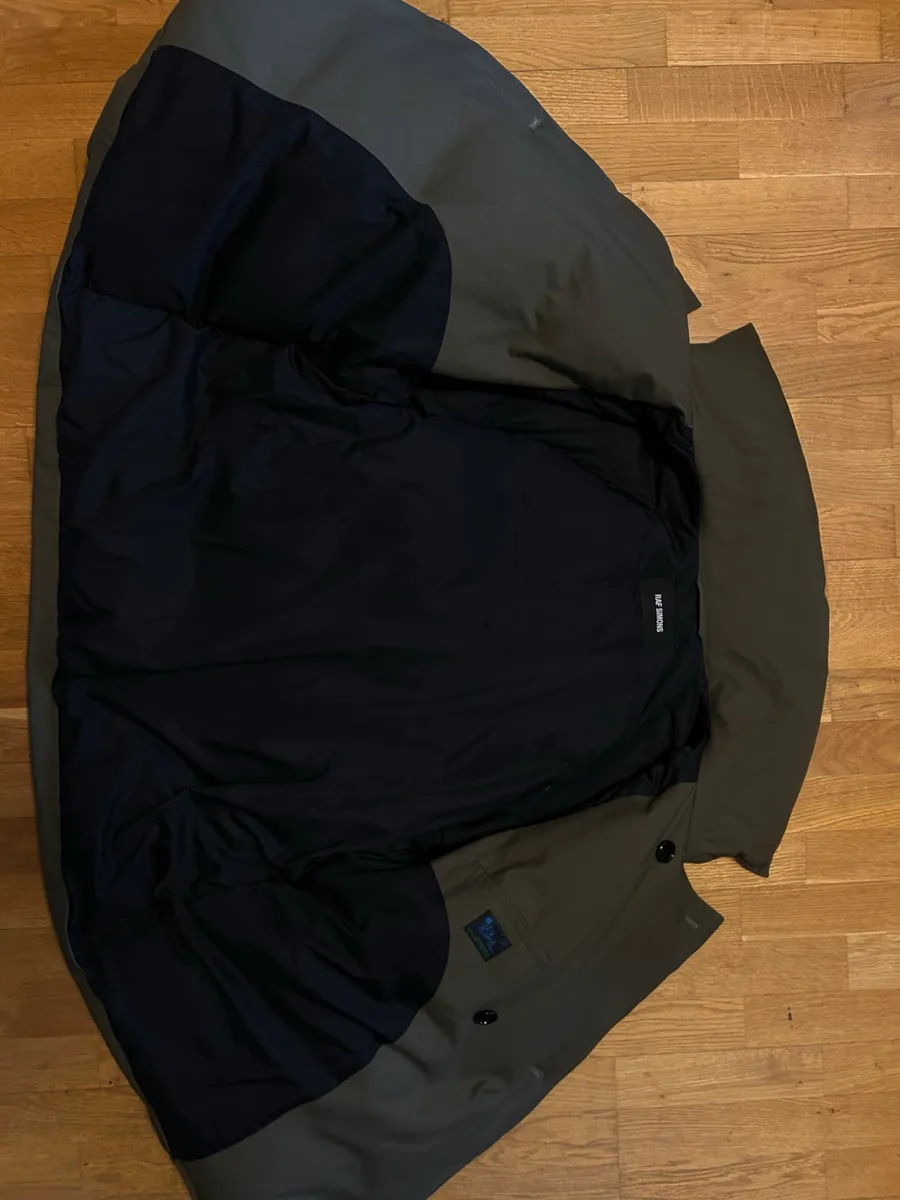 Yeezy record image