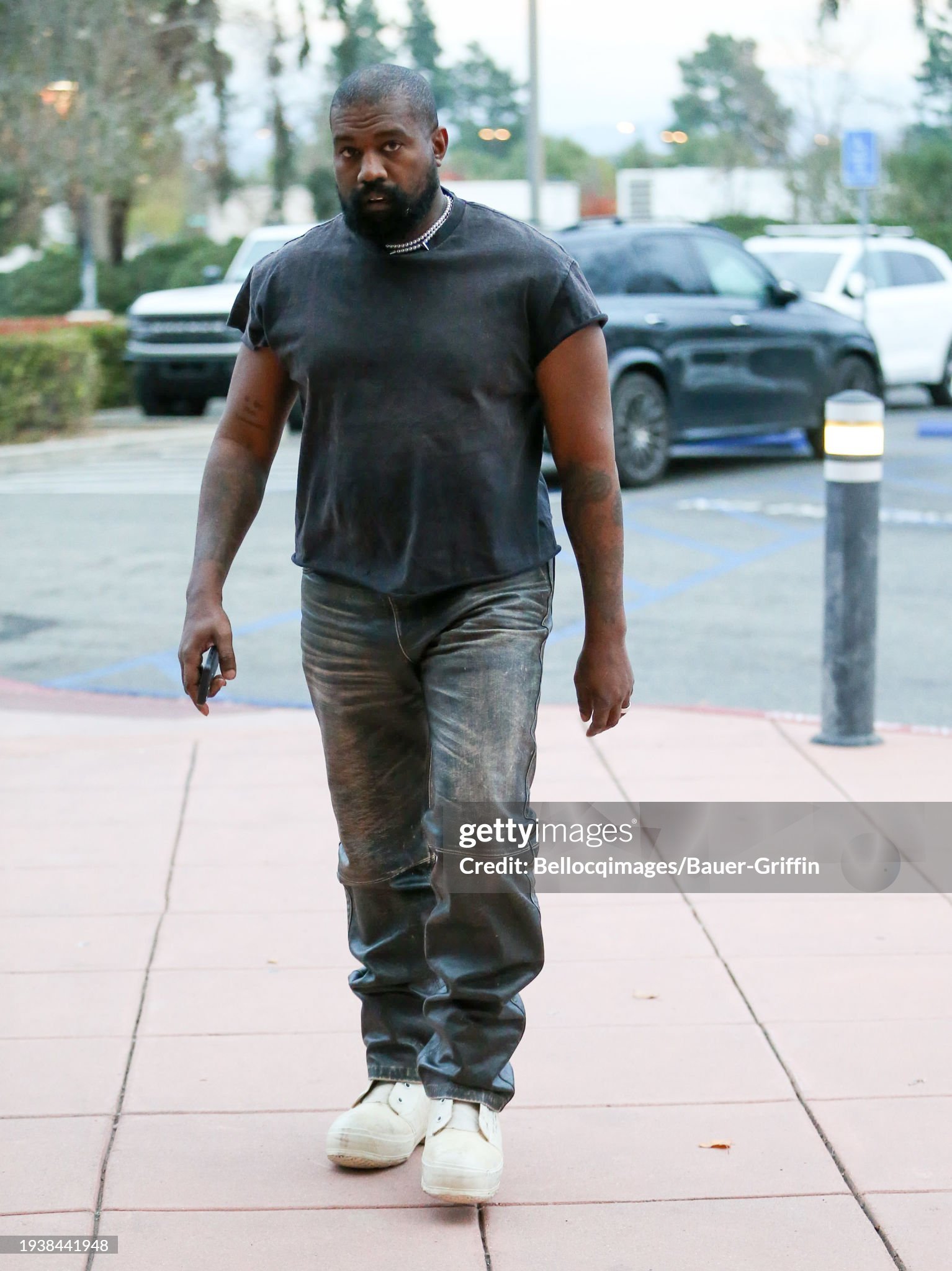 Yeezy record image