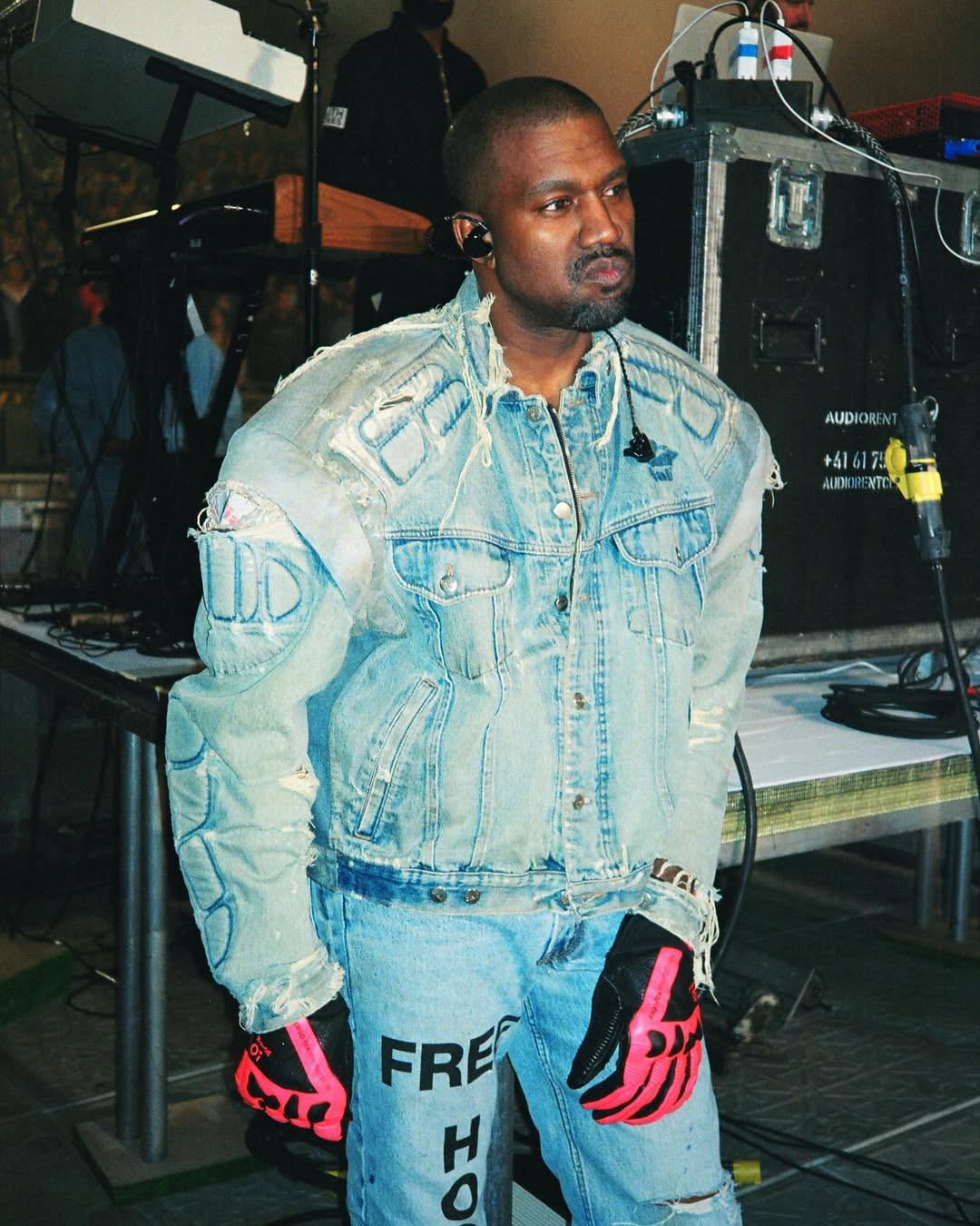 Yeezy record image