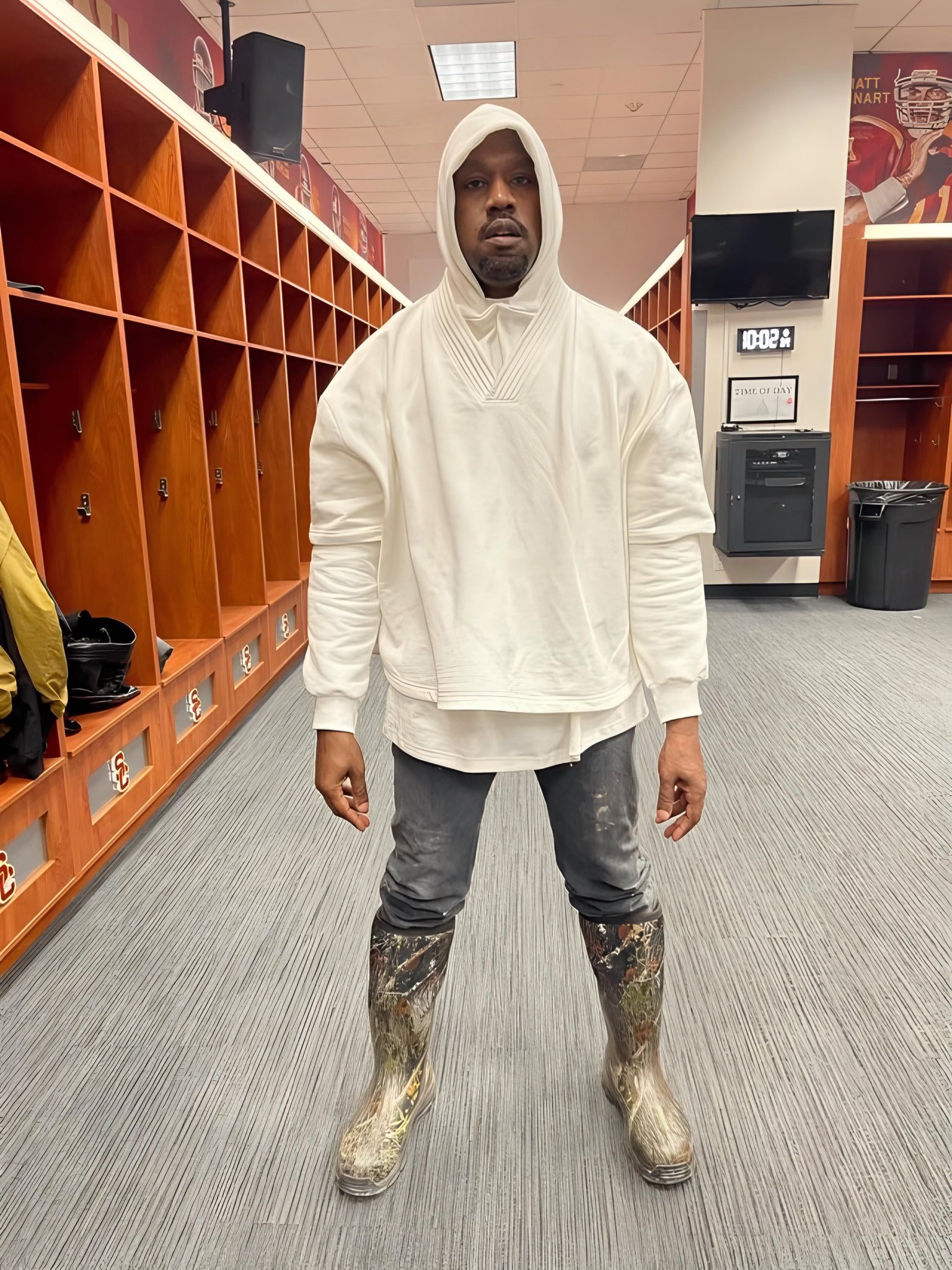 Yeezy record image