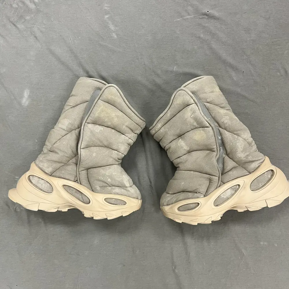 Yeezy record image