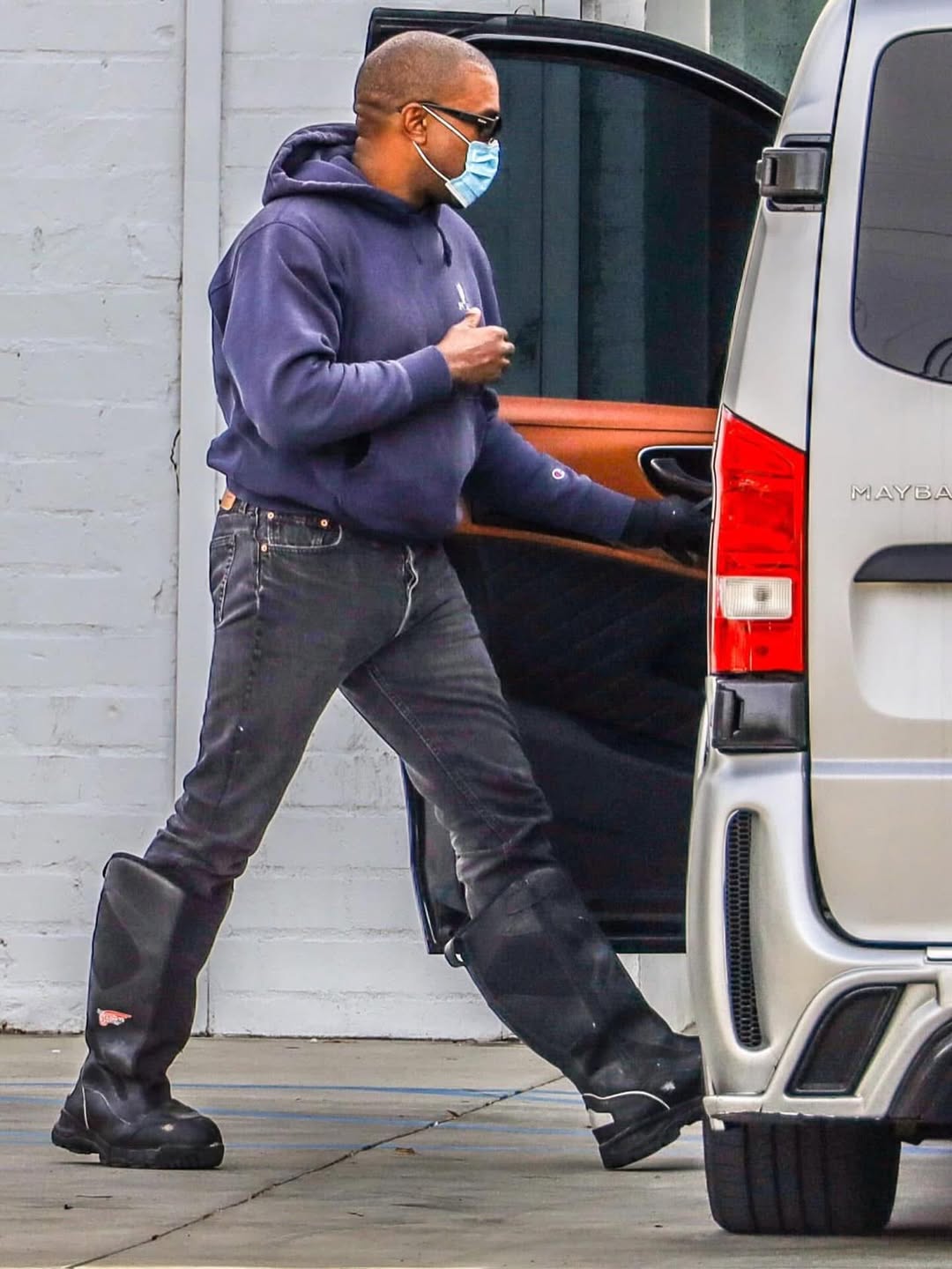 Yeezy record image